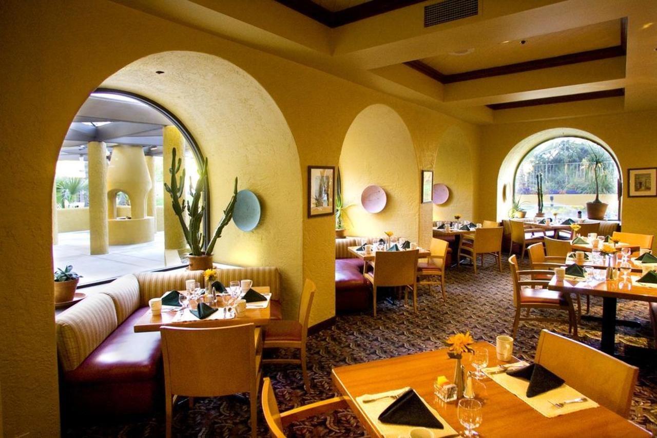 Готель Doubletree By Hilton Tucson-Reid Park Екстер'єр фото
